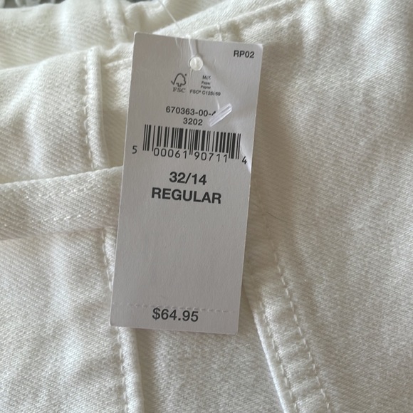 GAP SHORTS! TAGS ON!⭐️ - Picture 5 of 5